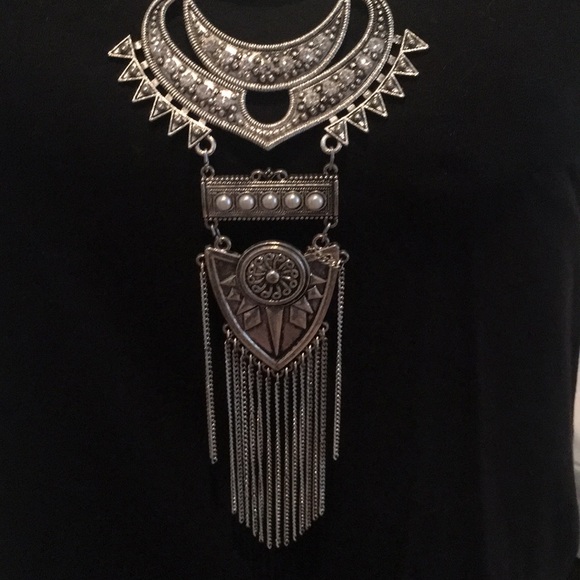 SILVER STATEMENT NECKLACE - Picture 3 of 4